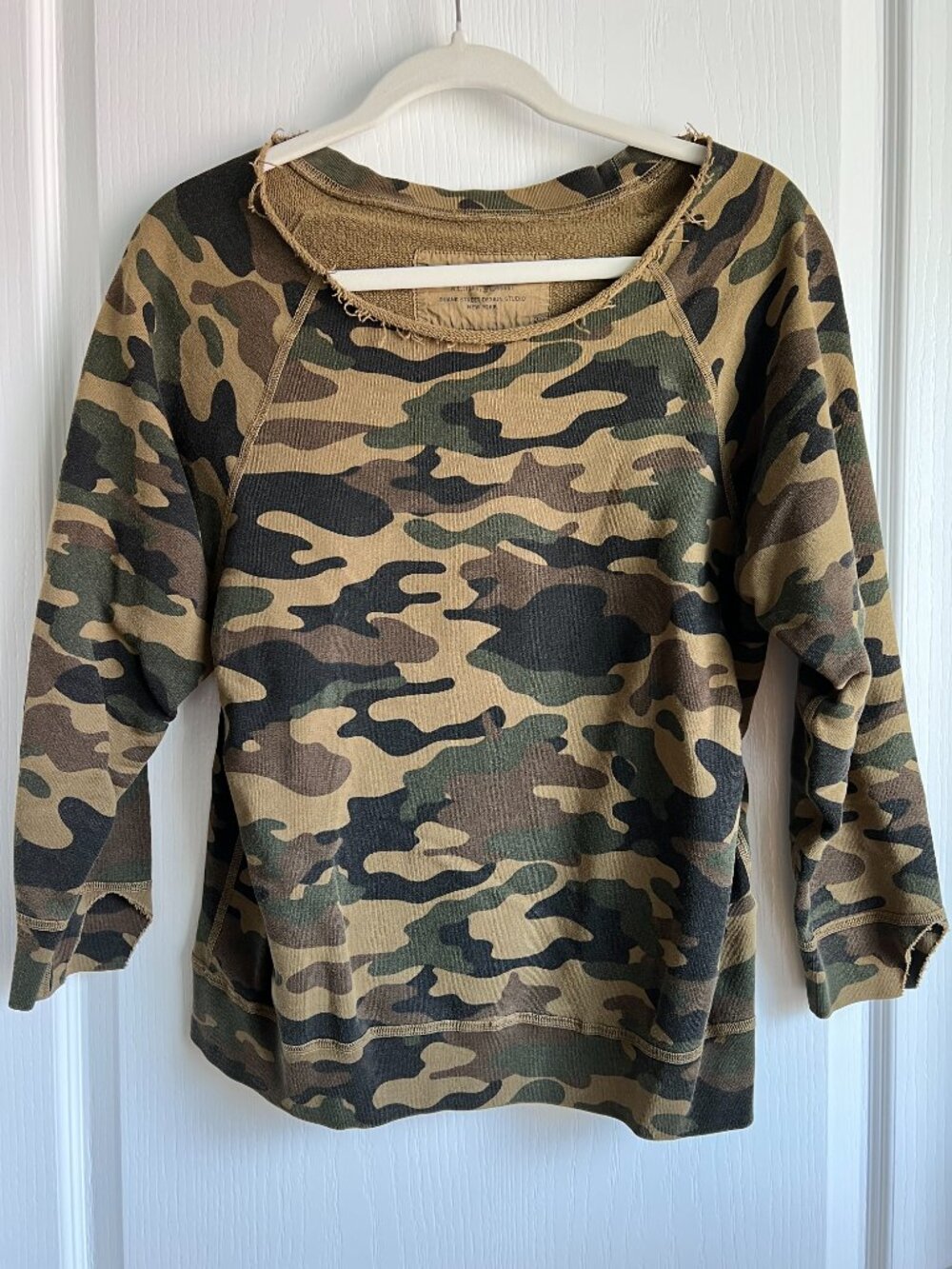 NILI LOTAN Luka Scoop Boat Neck Sweatshirt Brown Green Camouflage Print Size XS